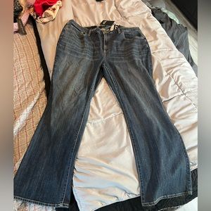 Simply Vera women’s 18Wshort bootcut jeans with stretch